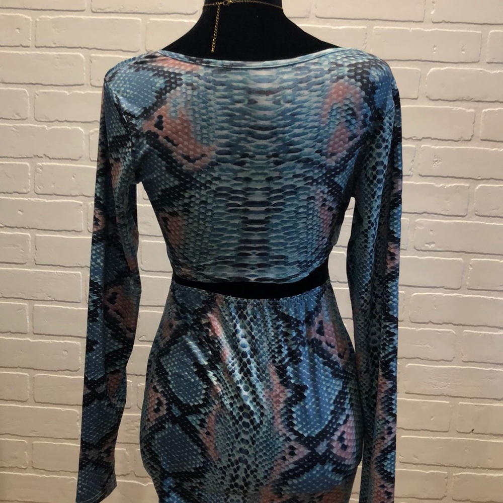 Two piece set - Picture 3 of 3